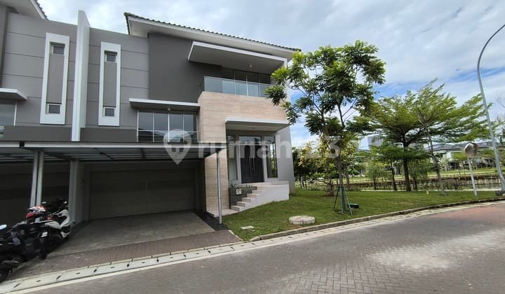 RUMAH CANTIK HOOK DI GOLF ISLAND CLUSTER THE PIANO PIK JAKARTA UTARA