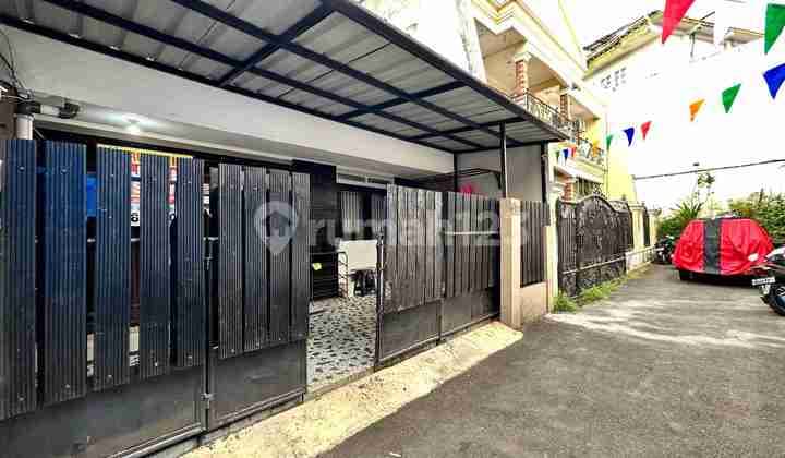 Rumah Kost 2 Lantai di Tebet Utara, 50 Meter dari Tebet Raya, Dekat Transportasi Umum