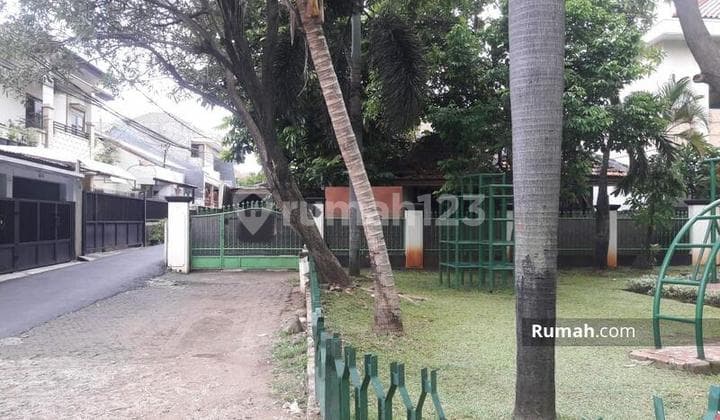 Tebet Timur, LT 312 M2 Akses Jalan 2 Mobil, Depan Taman