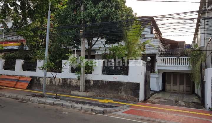 Tebet Timur Raya, LT 610 M2, Lokasi Strategis