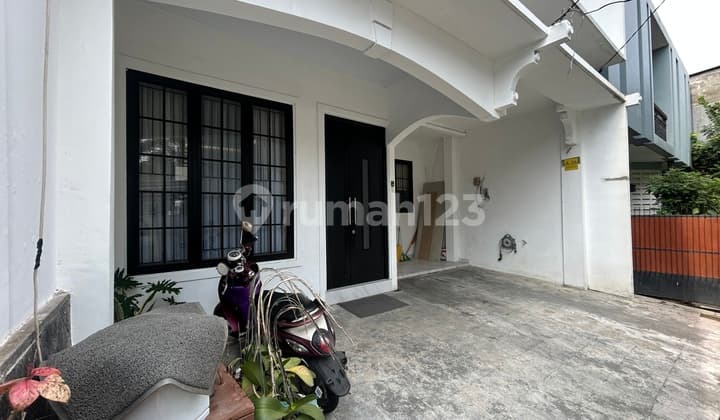 Rumah Bagus Unfurnished Bendungan Hilir, Jakarta Pusat