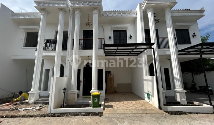 New Inner Town House in Duren Sawit, Next to Pahlawan Revolusi Main Road