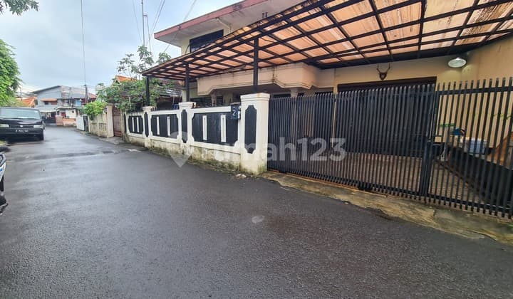 Rumah Siap Huni di Cawang Akses Jalann 2 Mobil