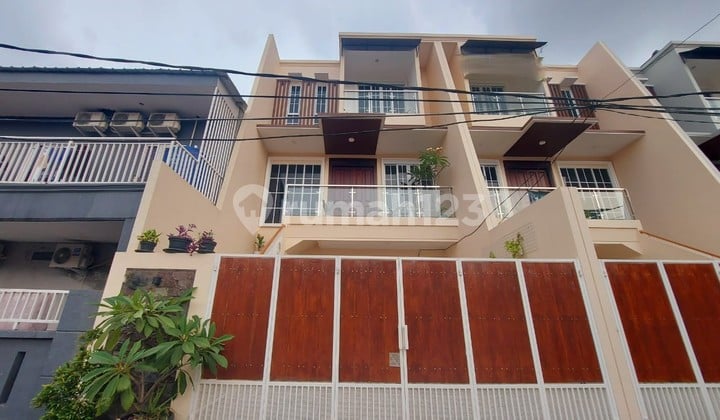 Rumah Siap Huni di Kalibata Akses Jalan 2 Mobil