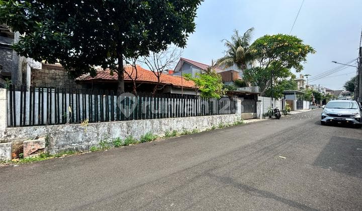 Rumah Lama Hitung Tanah Dalam Komplek Gudang Peluru, Akses Jalan Lebar, Lokasi Strategis