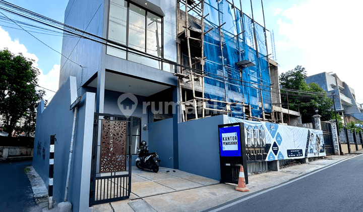 Rumah Brand New 3 Lantai di Duren Tiga, Kalibata, Akses Mudah Pinggir Jalan 2 Mobil