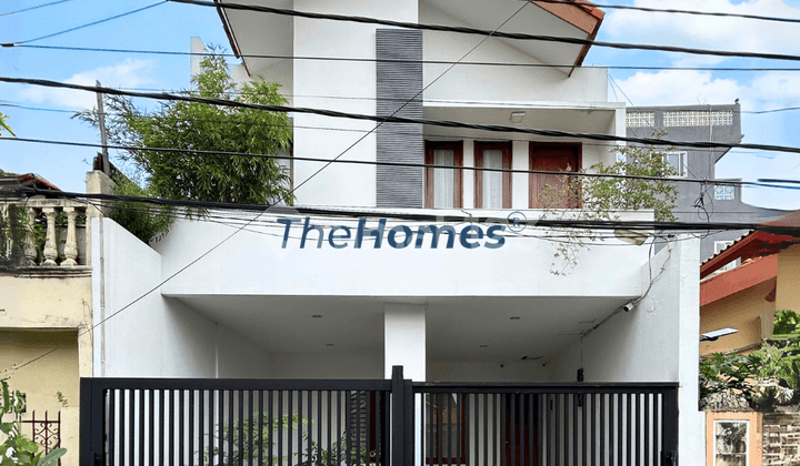 Rumah Minimalist di Tebet Utara Akses Jalan 2 Mobil