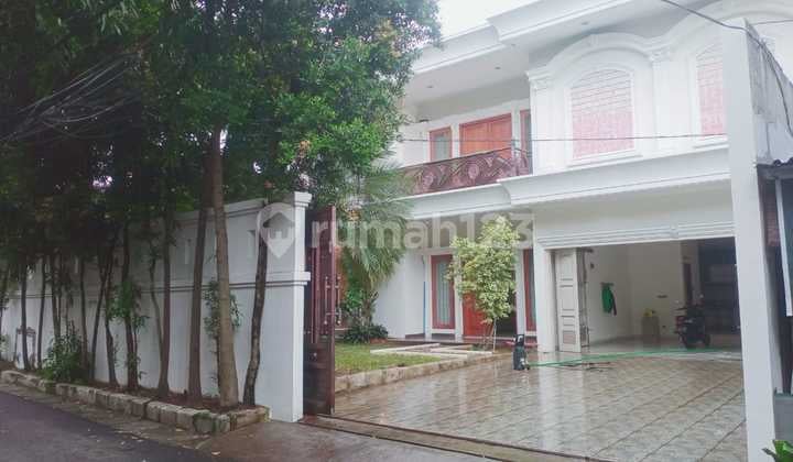 Rumah Mewah 2 Lantai di Pejaten Akses Jalan 2 Mobil