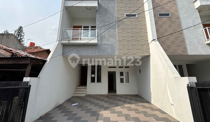 Rumah Brand New 2 Lantai di Tebet Timur