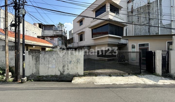 Gedung Ruko di Tebet Saharjo dan Kamar Kost Full Okupansi, Akses Jalan 2 Mobil