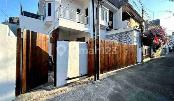 Rumah Siap Huni 2 Lantai di Tebet , Bangunan 2024