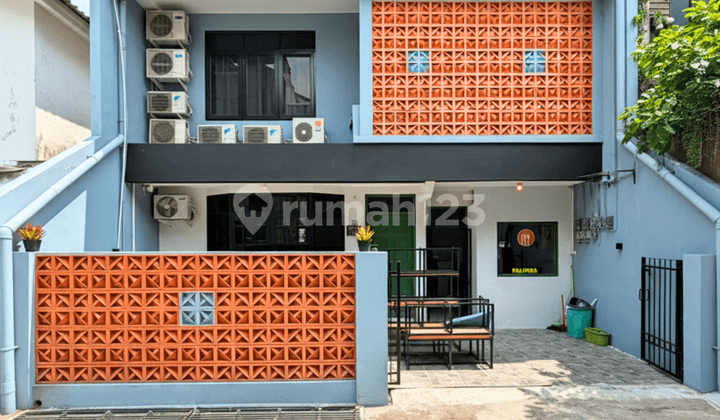 Rumah Kost Tebet 10 Kamar Tidur, Fully Renovated Akses 2 Mobil, Dekat Kokas, KRL & Halte Busway