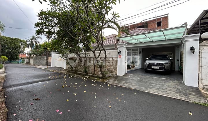 Move-In Ready House in Tebet Barat Complex, Wide Access, One Gate System, 24-Hour Security