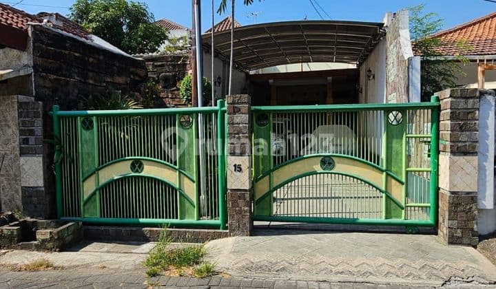 Jual Rumah Besar Mewah di Jl Soponyono Prapen Surabaya