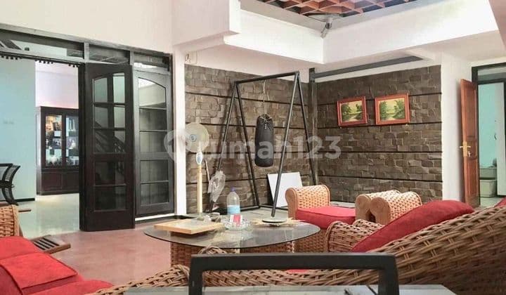 Jual Rumah Mewah Siap Huni di Semolowaru Tengah Surabaya