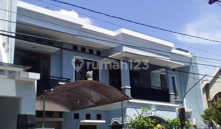Selling a Nice House in Manyar Tirto Housing, East Surabaya