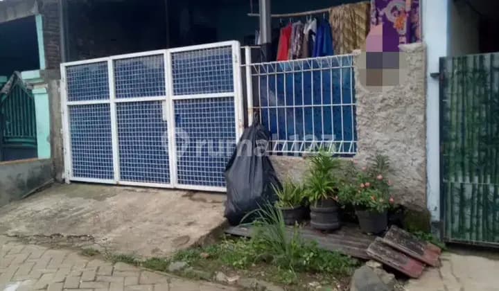 Rumah di Taman Raya Rajeg