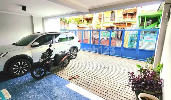 Rumah 2.5 Lantai Di Cipinang Dekat Mall Bassura