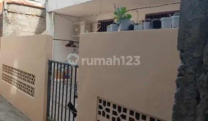 Rumah Di Jl. Johar Baru Dekat Kantor Bpom Ri