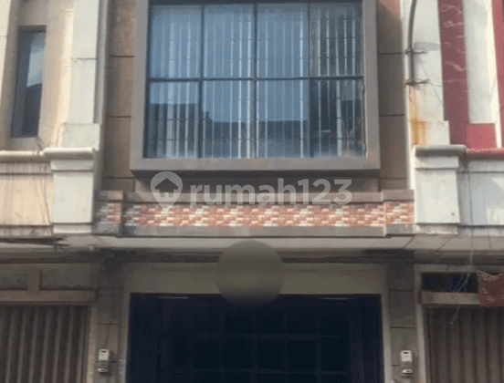 3.5 Story Shop House in Taman Palem Lestari, Cengkareng