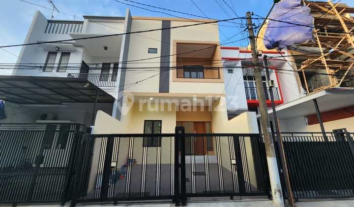 Brand New Kelapa Nias Kelapa Gading Jakarta Utara