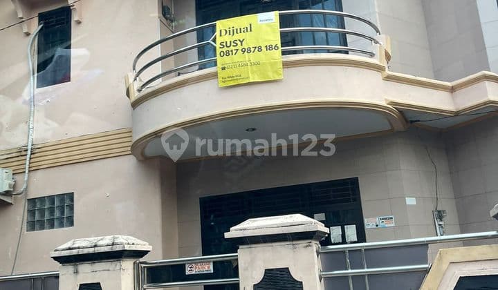 Large Road House Huk 2 Floors Neat