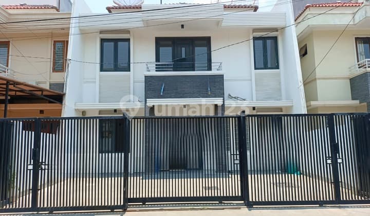 Rumah 2 Lantai Bagus Baru Renovasi Gading Kirana Cluster Premium Bebas Banjir
