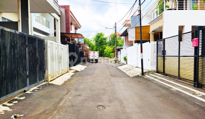 Rumah SHM 3 Lantai Siap Huni Sudah Renovasi Dekat Mall Kelapa Gading