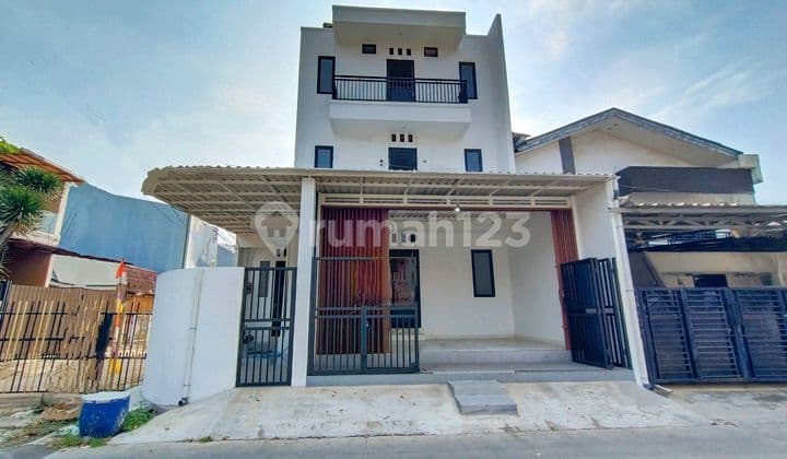 3-Storey House 16 Rooms Newly Built Near Kelapa Gading Mall