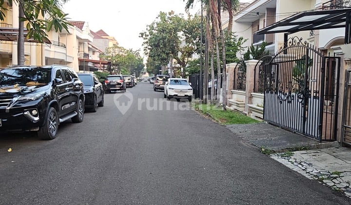 Dijual Cepat Rumah Standart Hitung Tanah di Gading Kirana Jakarta Utara