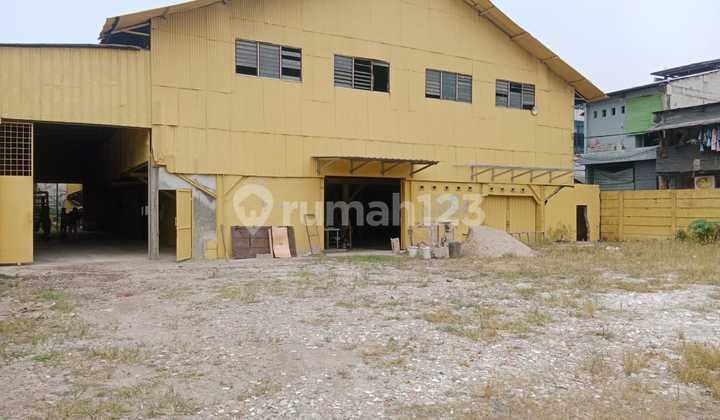 Disewakan Gudang Jln. Lodan 600M (15×40) X 2 Lantai (1200M2)