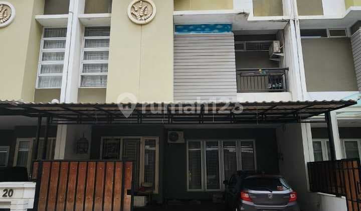 For Sale Fast 3-Story House in Kelapa Gading Lavender