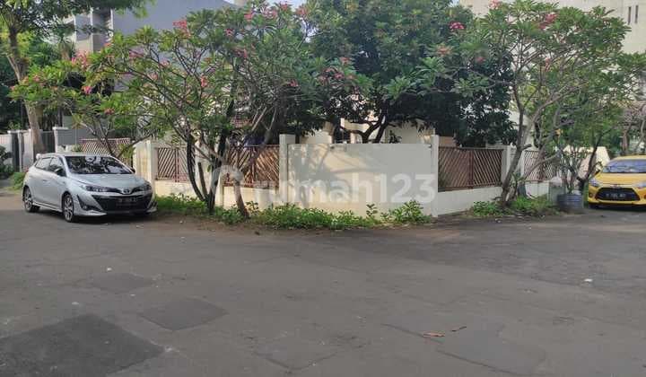 Cheapest Old House Priced by Land Area in Kelapa Nias Hoek Kelapa Gading
