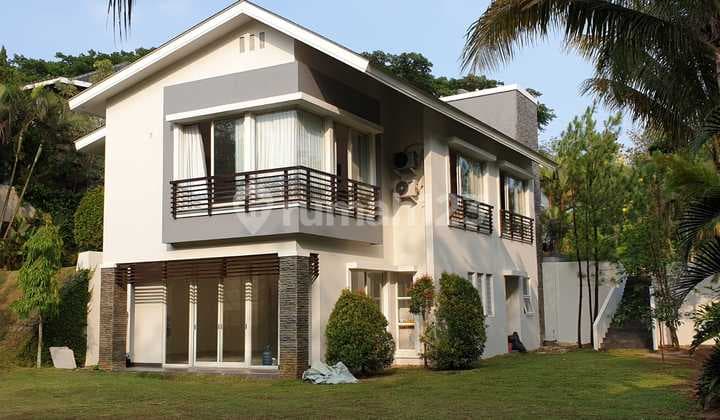 Dijual Rumah Dengan Suasana Alam Yang Indah di Sentul City, Bonus Living Room