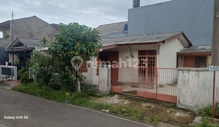 Dijual Rumah dengan Lingkungan Nyaman, Posisi Hook, Dekat Fasum di Ciluar