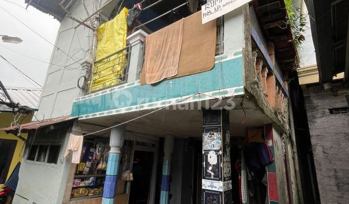 Dijual Rumah, Bonus Kost.an Dan Warung Di Ciheleut