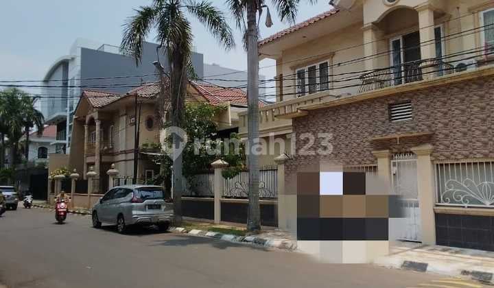 Rumah Classic Citra Garden 5 Siap Huni di Jakarta Barat