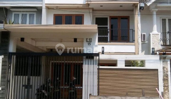 Rumah Taman Palem Lestari Bgn 2 Lantai Siap Huni dan Terawat