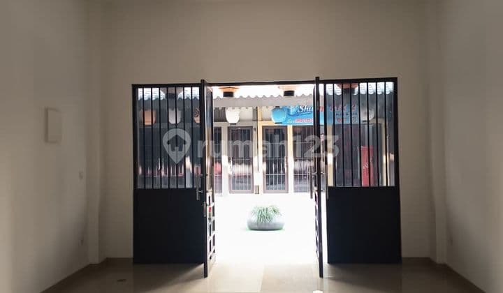 Asia Osaka Shophouse, 3 Floors - 8 Units Available, Price 3.8 Billion IDR per Unit!