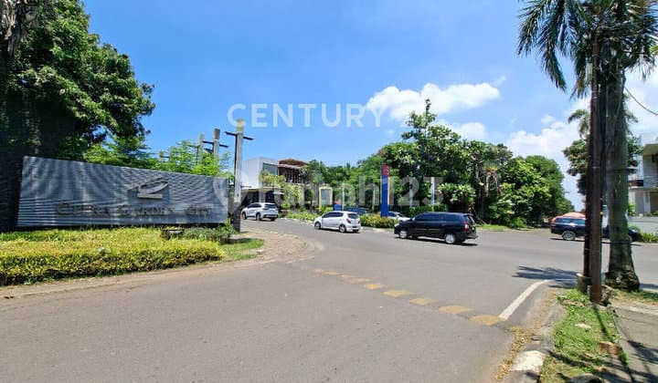 Citra 6 Hoek Luxury House is located on Boulevard Raya and can be used for business.