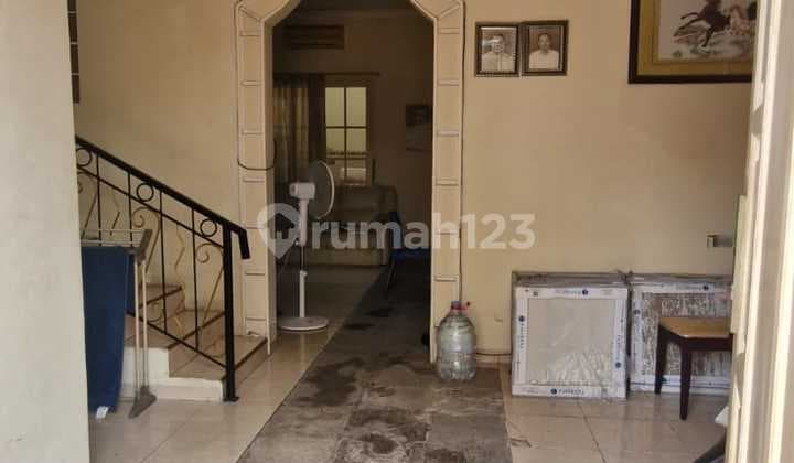 Rumah Strategis di Citra 5 Jakarta Barat Lebar 7 Kondisi Rapi & Siap Huni