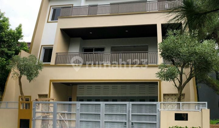 Dijual Rumah Baru Modern Industrial Minimalist di Giri Loka BSD