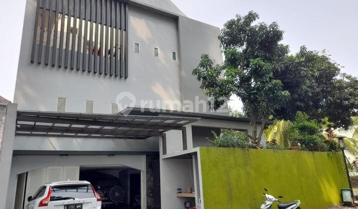 Dijual Rumah Mewah di Taman Tirta Golf BSD
