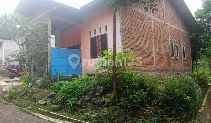 Rumah dikampung dijual murah di dekat kantor kelurahan pakintelan gunungpati