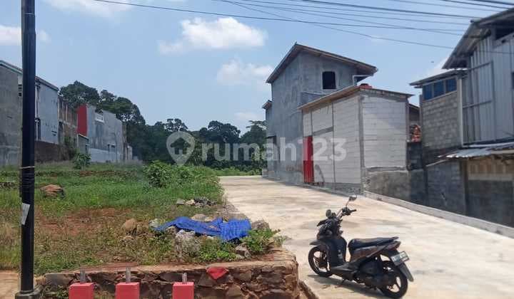 Land on the roadside of Sumur Rejo, near Amongrogo Park