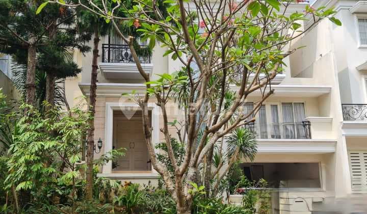 Dijual cepat rumah Crown bagus rapi terawat