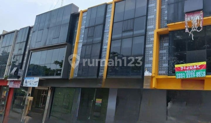 Ruko gandeng 3, hadap jalan utama Icon Busnispark, siap huni