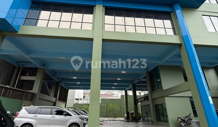 Disewakan Gedung di Jalan Panjang ada 4 lantai. saat ini yang masih tersedia hanya 2 lantai