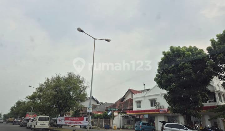 Rumah Komersial Hitung Tanahnya Saja Hadap Jalan Raya Dekat Penabur,M Listrik 7700Watt