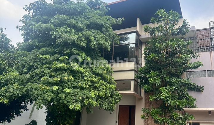 Tiara 3-Story House Great Location